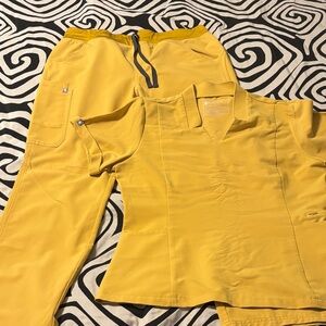 Figs Yellow Scrub Set